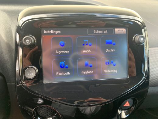 Peugeot 108 1.0 e-VTi Allure Airco | AppleCarplay/ Android Auto | Camera | Chroom | LMV 15" | ActivLease financial lease