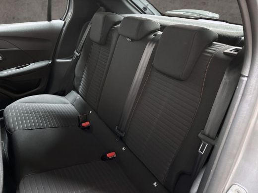 Peugeot 208 1.2 PureTech Sport (APPLE CARPLAY, NAVIGATIE, CRUISE, SPORTSTOELEN, LANE ASSIST, BLUETOOTH, NIEUW... ActivLease financial lease