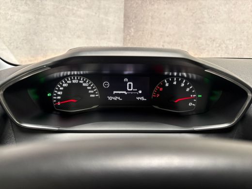 Peugeot 208 1.2 PureTech Sport (APPLE CARPLAY, NAVIGATIE, CRUISE, SPORTSTOELEN, LANE ASSIST, BLUETOOTH, NIEUW... ActivLease financial lease