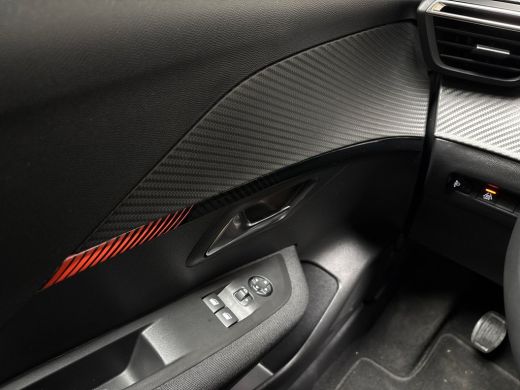 Peugeot 208 1.2 PureTech Sport (APPLE CARPLAY, NAVIGATIE, CRUISE, SPORTSTOELEN, LANE ASSIST, BLUETOOTH, NIEUW... ActivLease financial lease