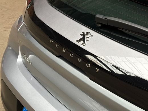 Peugeot 208 1.2 PureTech Sport (APPLE CARPLAY, NAVIGATIE, CRUISE, SPORTSTOELEN, LANE ASSIST, BLUETOOTH, NIEUW... ActivLease financial lease