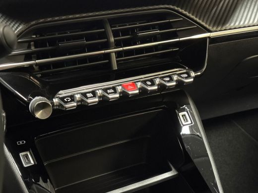 Peugeot 208 1.2 PureTech Sport (APPLE CARPLAY, NAVIGATIE, CRUISE, SPORTSTOELEN, LANE ASSIST, BLUETOOTH, NIEUW... ActivLease financial lease