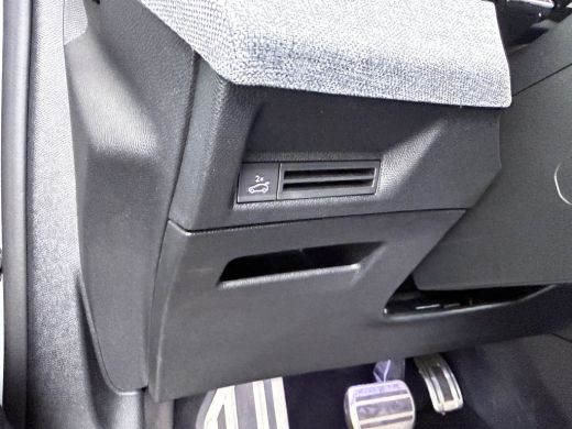 Peugeot 5008 1.2 HYBRID 145PK 7-ZITS GT AUTOMAAT | 2 stoelen op derde rij | Achteruitrijcamera | Afwijkende da... ActivLease financial lease