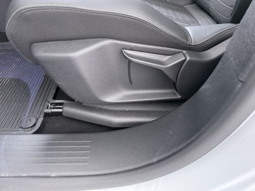 Peugeot 5008 1.2 HYBRID 145PK 7-ZITS GT AUTOMAAT | 2 stoelen op derde rij | Achteruitrijcamera | Afwijkende da... ActivLease financial lease