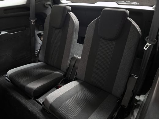 Peugeot 5008 1.2 PureTech Sport 7 Persoons (APPLE CARPLAY, GROOT NAVI, KEYLESS, 360 CAMERA, TREKHAAK, SPORTSTO... ActivLease financial lease