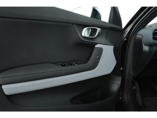 Polestar 2 Standard Range Single Motor 64kWh Digital Dash, Adaptive Cruise Control, Pilot Assist ActivLease financial lease