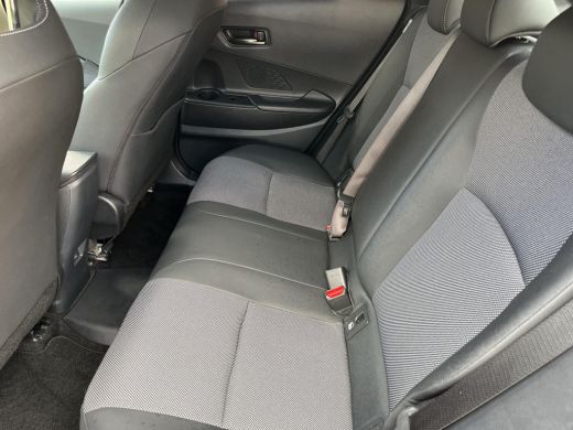 Toyota C-HR 2.0 Plug-in Hybrid 220 Executive | Two -tone lak | Carplay | Sfeerverlichting | 19 inch LM-velgen... ActivLease financial lease