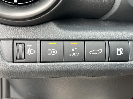 Toyota C-HR 2.0 Plug-in Hybrid 220 Executive | Two -tone lak | Carplay | Sfeerverlichting | 19 inch LM-velgen... ActivLease financial lease