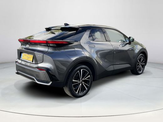Toyota C-HR 2.0 Plug-in Hybrid 220 Executive | Two -tone lak | Carplay | Sfeerverlichting | 19 inch LM-velgen... ActivLease financial lease