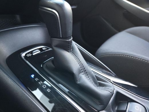 Toyota Corolla 1.8 Hybrid Active | Apple CarPlay | Navigatie | Parkeersensoren | Rijklaar incl. garantie | ActivLease financial lease