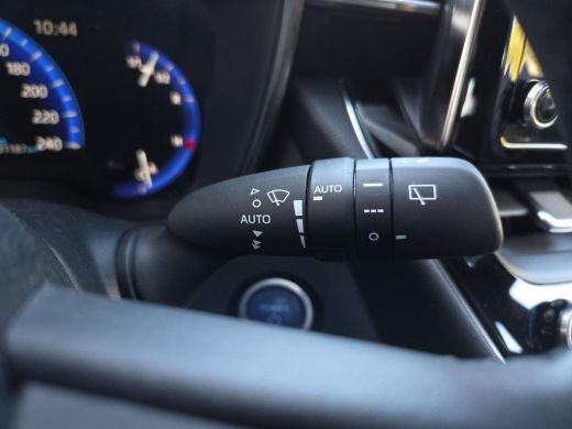 Toyota Corolla 1.8 Hybrid Active | Apple CarPlay | Navigatie | Parkeersensoren | Rijklaar incl. garantie | ActivLease financial lease