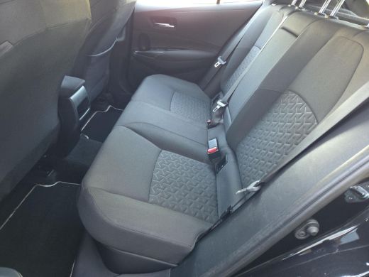 Toyota Corolla 1.8 Hybrid Active | Apple CarPlay | Navigatie | Parkeersensoren | Rijklaar incl. garantie | ActivLease financial lease