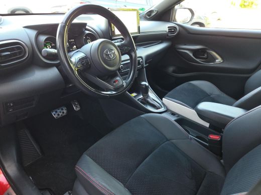 Toyota Yaris 1.5 Hybrid GR Sport | JBL Audio | Navigatie | Blindspot | Stoelverwarming | Rijklaar incl. garant... ActivLease financial lease