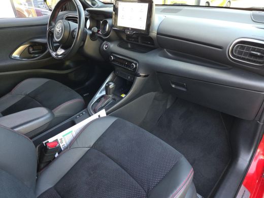 Toyota Yaris 1.5 Hybrid GR Sport | JBL Audio | Navigatie | Blindspot | Stoelverwarming | Rijklaar incl. garant... ActivLease financial lease