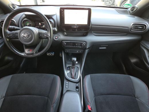 Toyota Yaris 1.5 Hybrid GR Sport | JBL Audio | Navigatie | Blindspot | Stoelverwarming | Rijklaar incl. garant... ActivLease financial lease