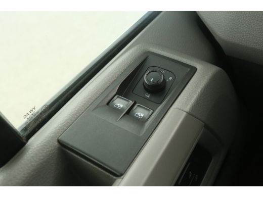 Volkswagen Crafter 2.0 TDI 177PK L4H3 | 3000KG Trekgew. | Aut. | Airco | Cruise | Camera | 3 Zits | Carplay | Parkee... ActivLease financial lease