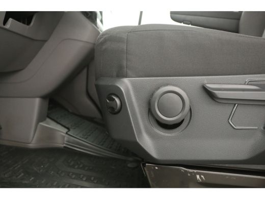 Volkswagen Crafter 2.0 TDI 177PK L4H3 | 3000KG Trekgew. | Aut. | Airco | Cruise | Camera | 3 Zits | Carplay | Parkee... ActivLease financial lease