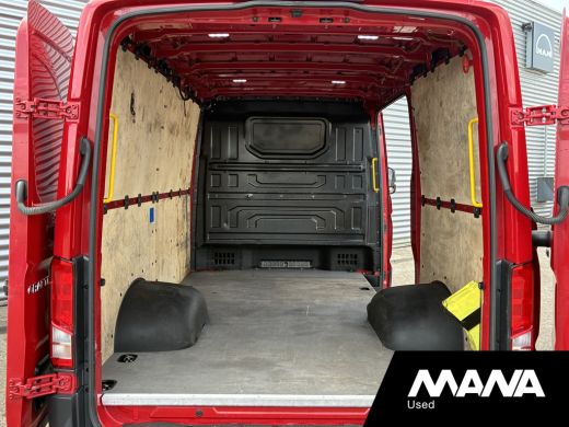 Volkswagen Crafter 50 2.0 TDI L3H2 177pk DL Automaat Trekhaak Camera Cruise Sensoren ActivLease financial lease