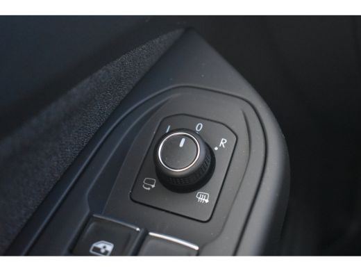 Volkswagen Golf Life Edition eHybrid | 'App-Connect' draadloze smartphone integratie | Achterbank in ongelijke de... ActivLease financial lease