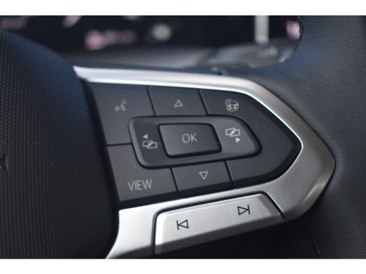 Volkswagen Golf Life Edition eHybrid | 'App-Connect' draadloze smartphone integratie | Achterbank in ongelijke de... ActivLease financial lease