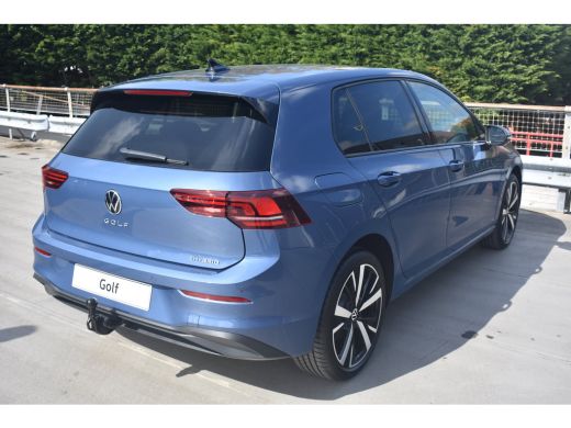 Volkswagen Golf Life Edition eHybrid | 'App-Connect' draadloze smartphone integratie | Achterbank in ongelijke de... ActivLease financial lease