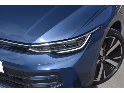 Volkswagen Golf Life Edition eHybrid | 'App-Connect' draadloze smartphone integratie | Achterbank in ongelijke de... ActivLease financial lease