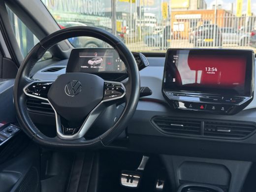 Volkswagen ID.3 First Plus 58 kWh NL-AUTO | LEDER | NAVI | SOH 93% ActivLease financial lease