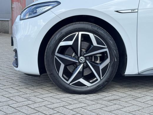 Volkswagen ID.3 First Plus 58 kWh NL-AUTO | LEDER | NAVI | SOH 93% ActivLease financial lease