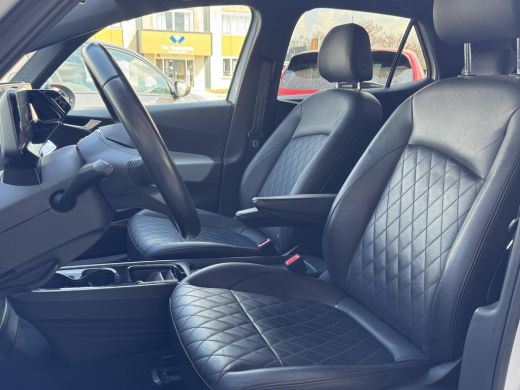 Volkswagen ID.3 First Plus 58 kWh NL-AUTO | LEDER | NAVI | SOH 93% ActivLease financial lease