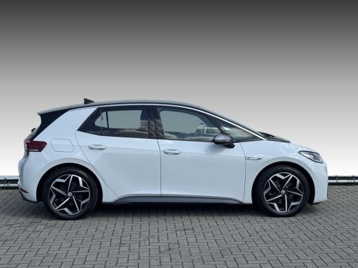 Volkswagen ID.3 First Plus 58 kWh NL-AUTO | LEDER | NAVI | SOH 93% ActivLease financial lease