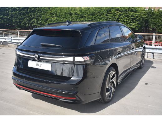 Volkswagen ID.7 Pro Business | 360 CAMERA | IQ.LIGHT | STOEL EN STUUR VERW. | KEYLESS | APP.CONNECT | AIRCO | MEM... ActivLease financial lease