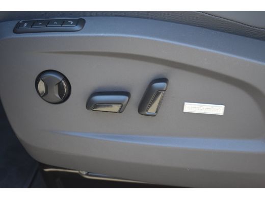 Volkswagen Multivan 1.5 eHybrid 245 PK L2 Bulli Edition 4Motion | PANORAMA DAK | TREKHAAK | CAMERA | STUUR+STOELVERW... ActivLease financial lease