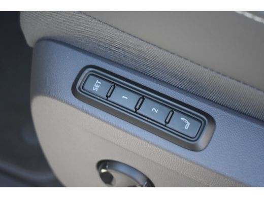 Volkswagen Multivan 1.5 eHybrid 245 PK L2 Bulli Edition 4Motion | PANORAMA DAK | TREKHAAK | CAMERA | STUUR+STOELVERW... ActivLease financial lease