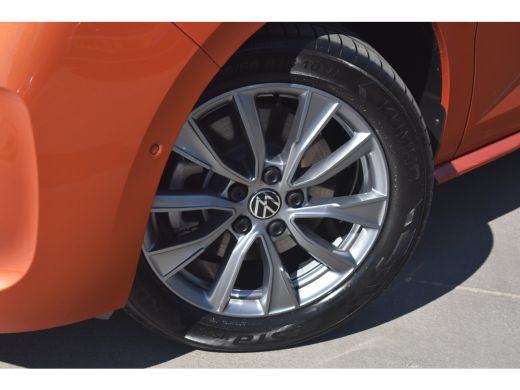 Volkswagen Multivan 1.5 eHybrid 245 PK L2 Bulli Edition 4Motion | PANORAMA DAK | TREKHAAK | CAMERA | STUUR+STOELVERW... ActivLease financial lease