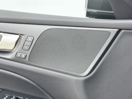 Volvo  V60 T6 Recharge Plus Bright | 19" | Trekhaak | Leder | Elektrisch verst. Stoelen | Stoel/Stuur/achter... ActivLease financial lease