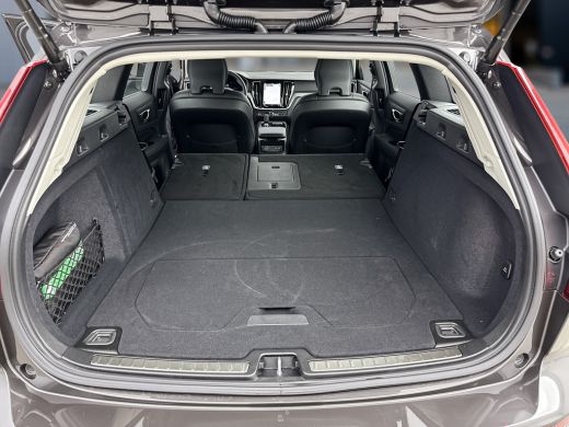 Volvo  V60 T6 Recharge Plus Bright | 19" | Trekhaak | Leder | Elektrisch verst. Stoelen | Stoel/Stuur/achter... ActivLease financial lease