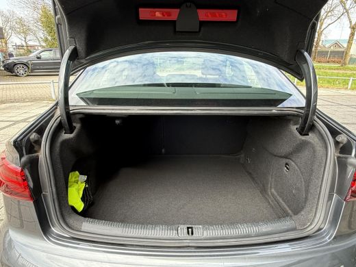 Audi A3 Limousine 30 TFSI S-Line | Trekhaak | Virtual | Navi | ActivLease financial lease