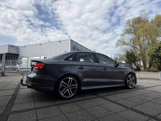 Audi A3 Limousine 30 TFSI S-Line | Trekhaak | Virtual | Navi | ActivLease financial lease