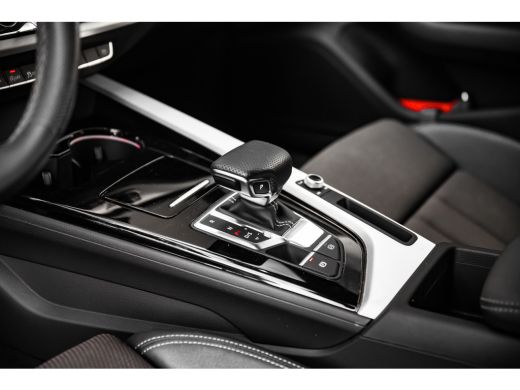 Audi A4 Avant 35 TFSI S edition Competition ActivLease financial lease