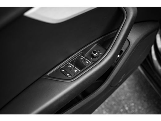 Audi A4 Avant 35 TFSI S edition Competition ActivLease financial lease