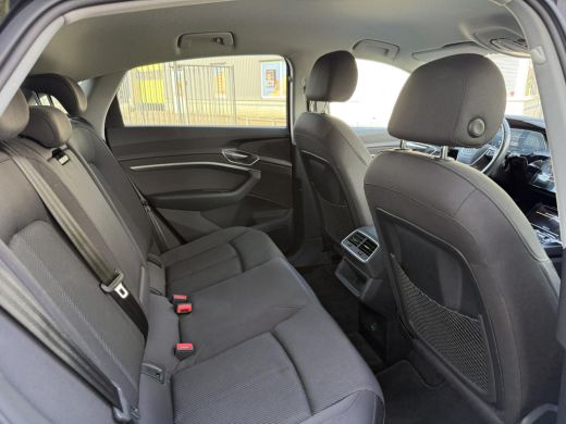 Audi e-tron Aut. 55 Quattro Edition 95kWh | Trekhaak| Navi | Xenon-LED | 89% SoH ActivLease financial lease