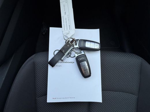 Audi e-tron Aut. 55 Quattro Edition 95kWh | Trekhaak| Navi | Xenon-LED | 89% SoH ActivLease financial lease