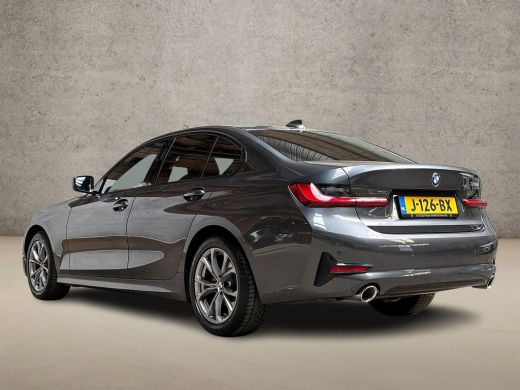 BMW 3 Serie 318i Sport Line 156Pk Automaat (VIRTUAL COCKPIT, DEALER ONDERHOUDEN, GROOT NAVI, LEDER, ZWART HEM... ActivLease financial lease