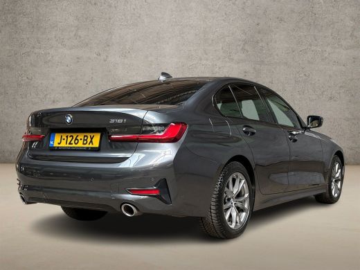 BMW 3 Serie 318i Sport Line 156Pk Automaat (VIRTUAL COCKPIT, DEALER ONDERHOUDEN, GROOT NAVI, LEDER, ZWART HEM... ActivLease financial lease