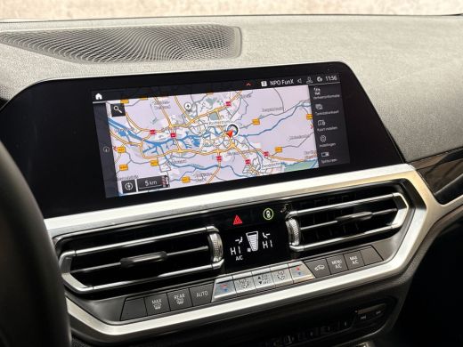 BMW 3 Serie 318i Sport Line 156Pk Automaat (VIRTUAL COCKPIT, DEALER ONDERHOUDEN, GROOT NAVI, LEDER, ZWART HEM... ActivLease financial lease