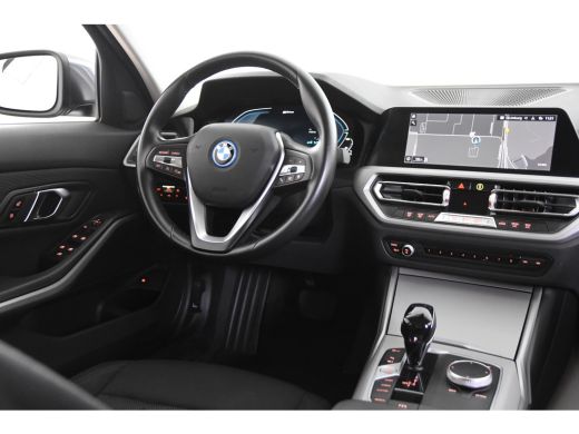 BMW 3 Serie 320e *1ste Eigenaar*Navigatie*Trekhaak*Camera*DAB* ActivLease financial lease