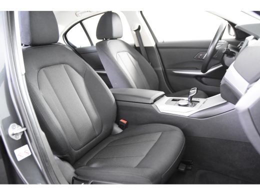 BMW 3 Serie 320e *1ste Eigenaar*Navigatie*Trekhaak*Camera*DAB* ActivLease financial lease