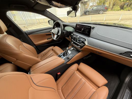 BMW 5 Serie Touring 530e Aut. M-Sport Plus | BMW Laser | Trekhaak | Camera | ActivLease financial lease