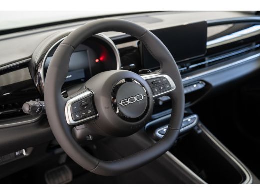 Fiat 600 1.2 Hybrid Icon | 8 Jaar Garantie | Navigatie | Camera | Winter Pack | Comfort Pack | Climate Con... ActivLease financial lease