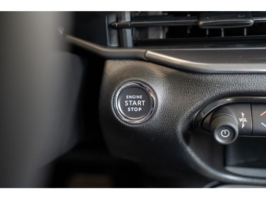 Fiat 600 1.2 Hybrid Icon | 8 Jaar Garantie | Navigatie | Camera | Winter Pack | Comfort Pack | Climate Con... ActivLease financial lease